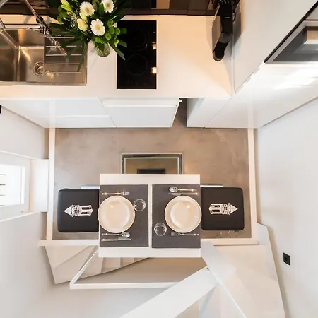 Insolite La Tour De Larbuisson Herve