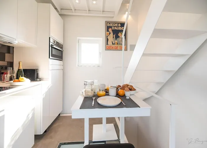 Insolite La Tour De Larbuisson * Herve